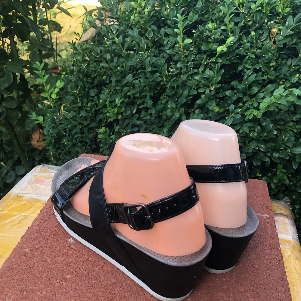 SoftWalk womens black